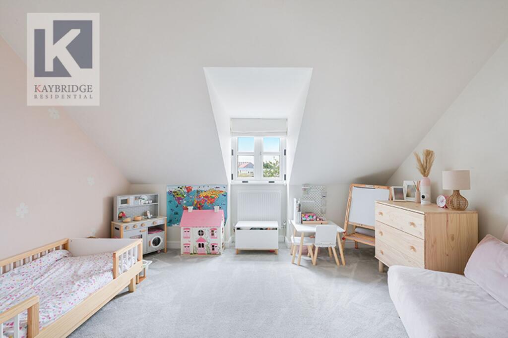 Silvergate Ruxley Lane, Epsom - KT19 9GZ