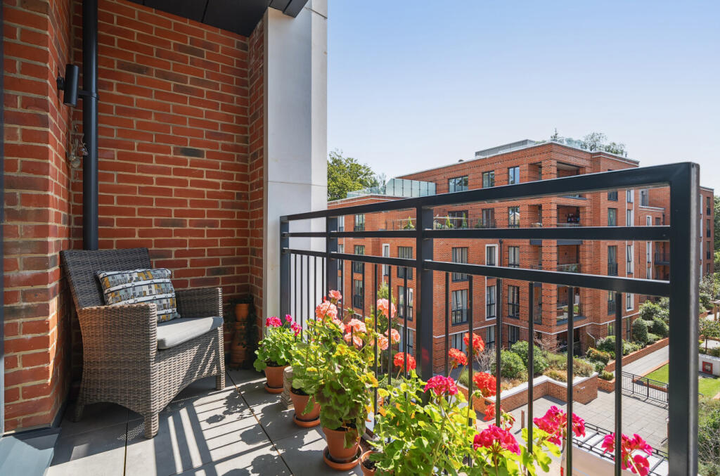 1335595-12-689348...