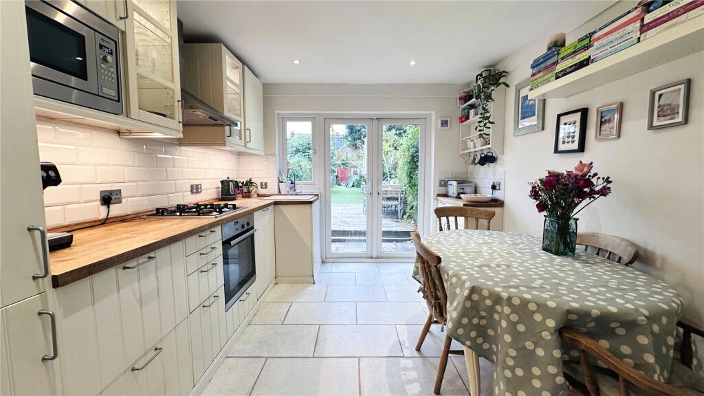 Kitchen/Dining