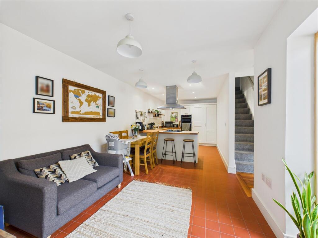 Dining Area / Snug