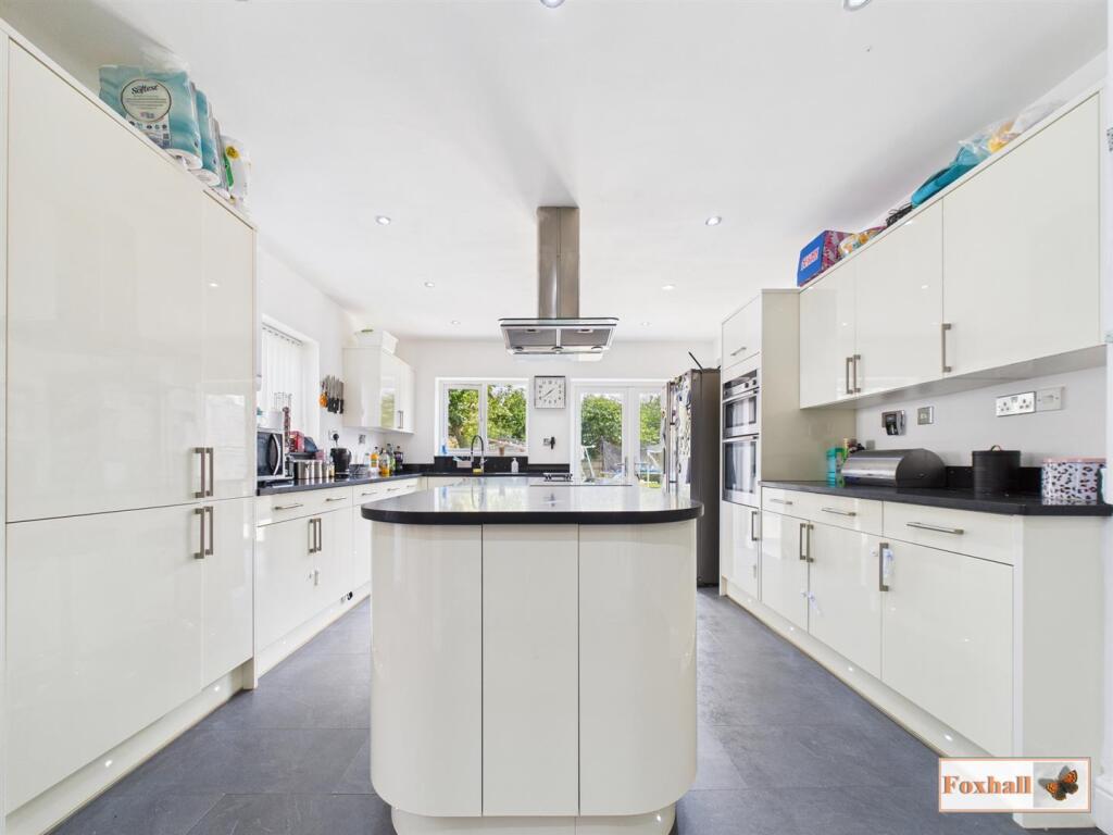 Kitchen  / Breakfast Room