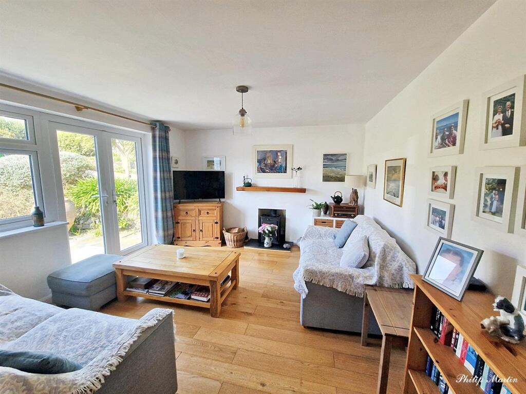 Living Room.jpg