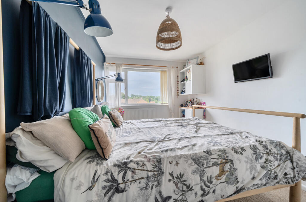 1309590-10-684c72...