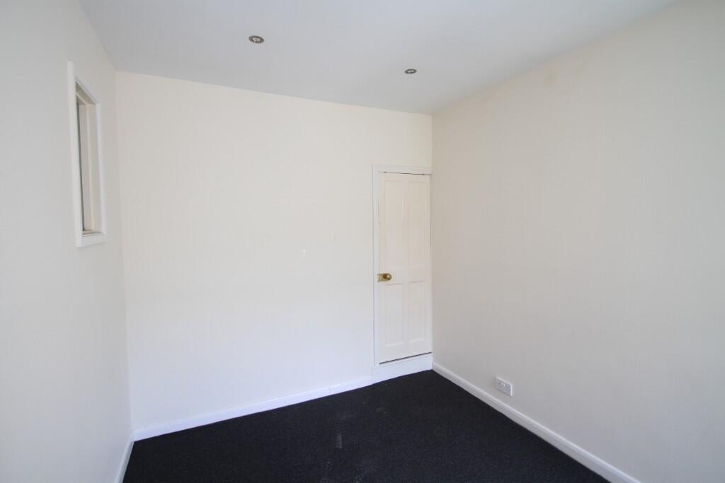 Middle Bedroom