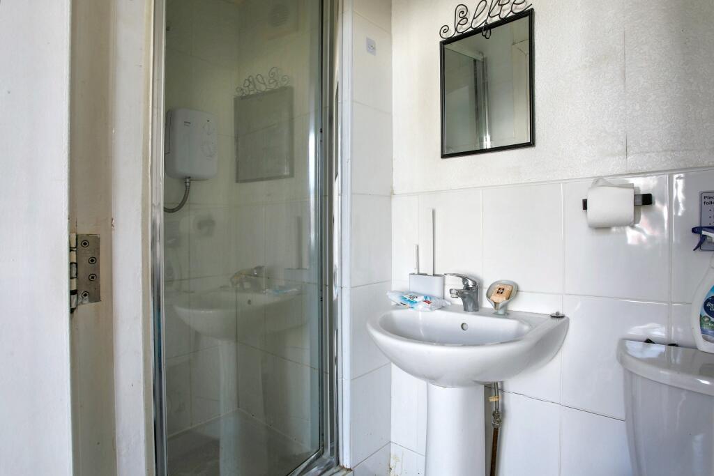 20250512152631 203-Dickson-Road-13 TZE1f T202505161341.jpg