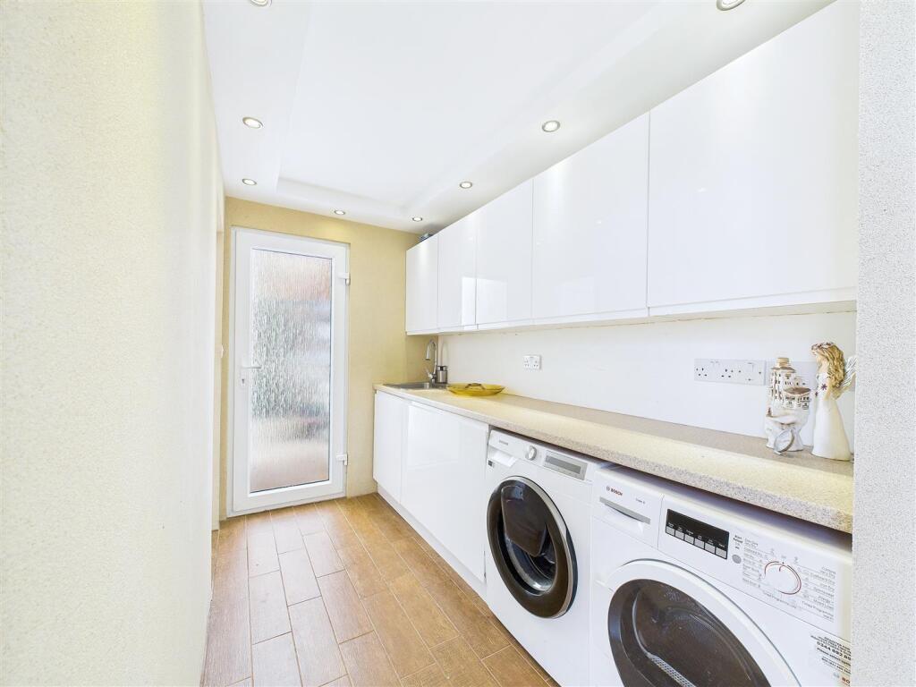 Empire Road, Burton Upon Trent (17).jpg