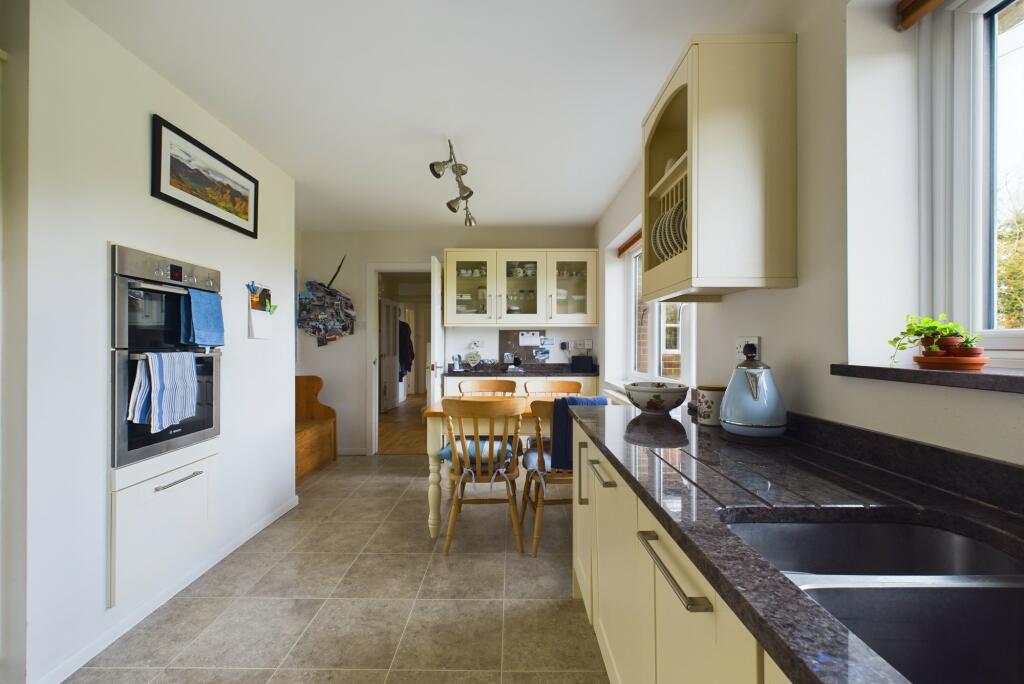 CAM02545G0-PR0131-STILL020