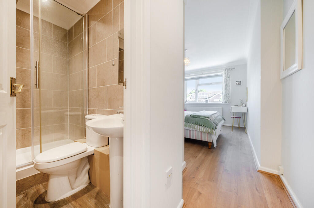 1356064-9-68d11b5...