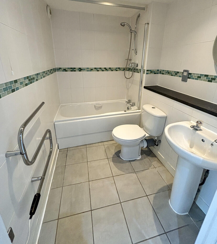 Bathroom (3)-2