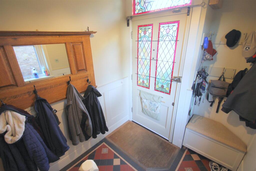 Entrance Hallway.JPG