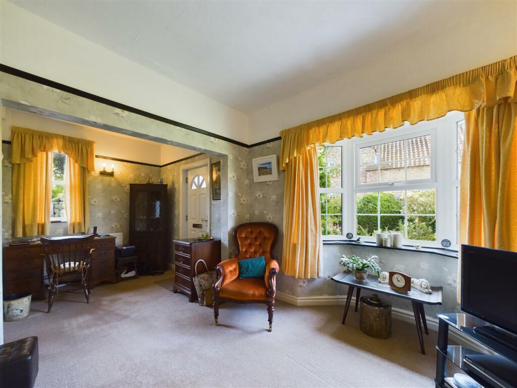 SITTING ROOM