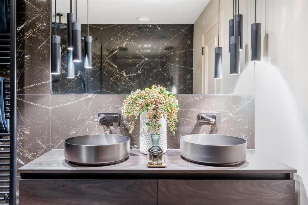 GREEN CURVE, 20-80.jpg