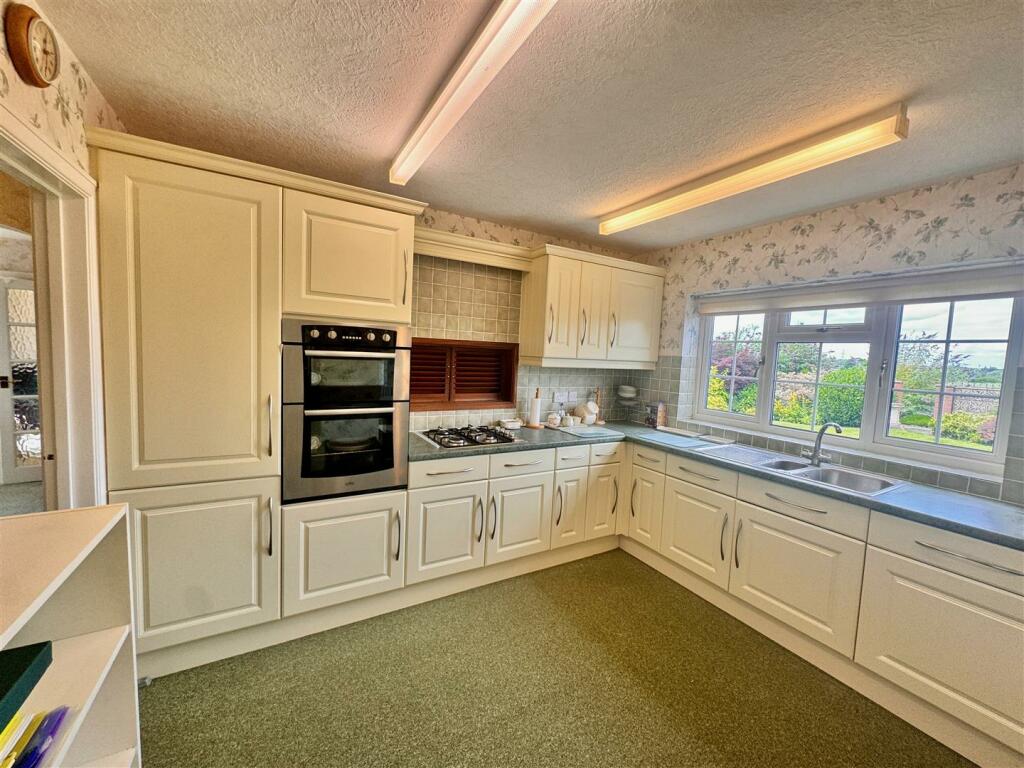 BREAKFAST KITCHEN