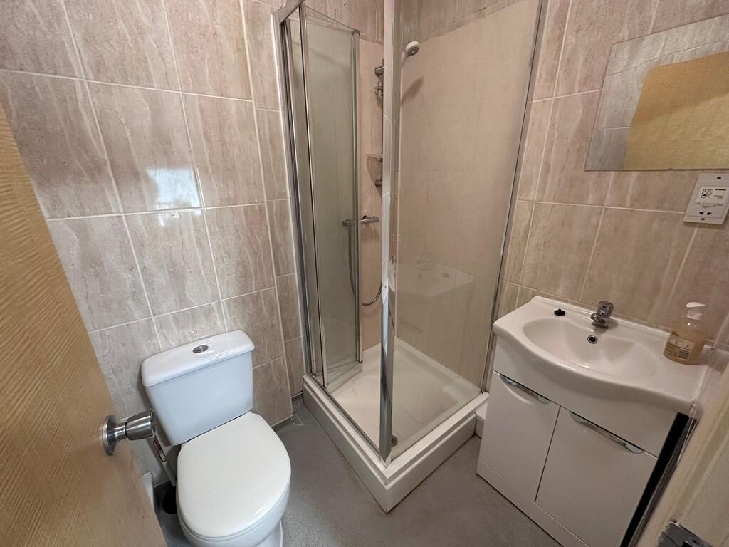 upper shower room...