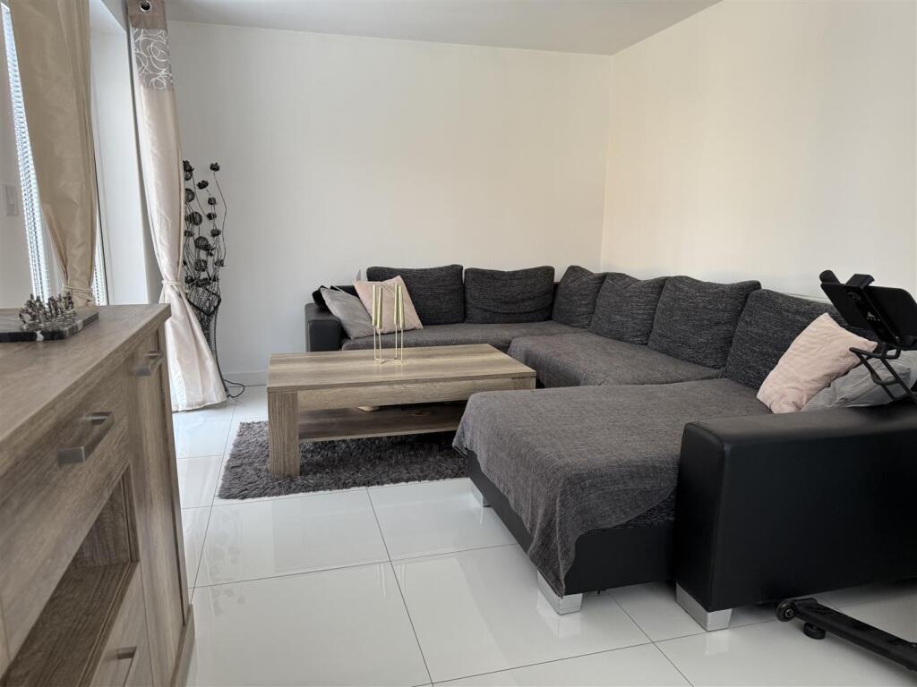 Lounge Dining Room