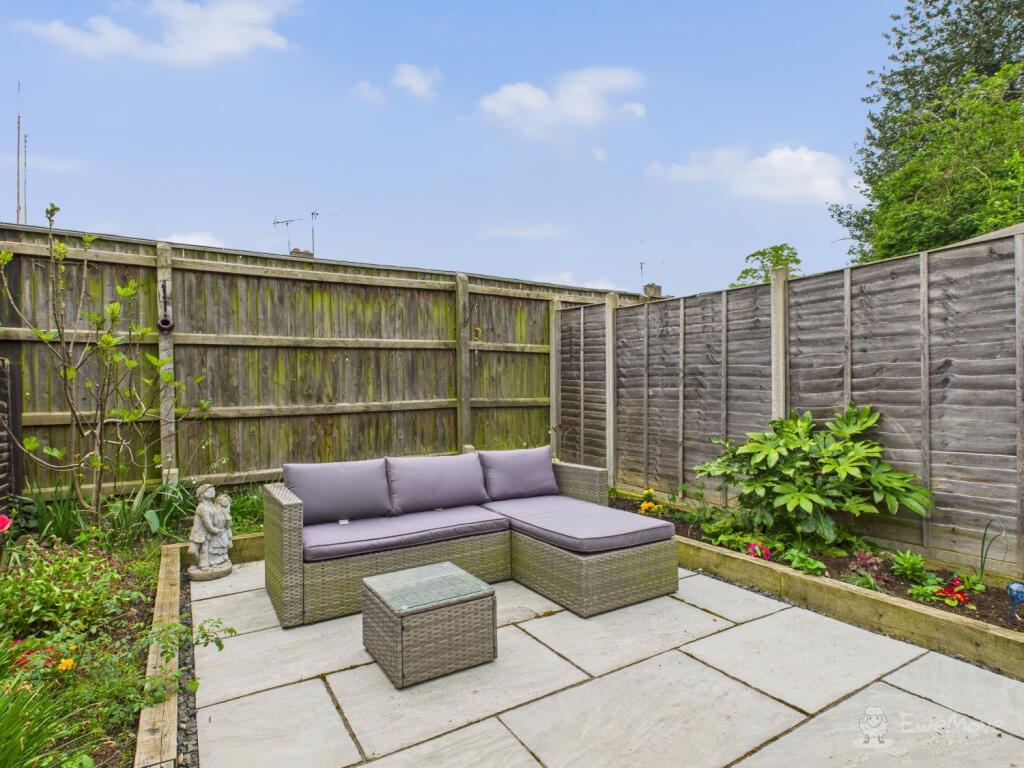 Garden- Mark Stephens EweMove Newmarket and Soham 