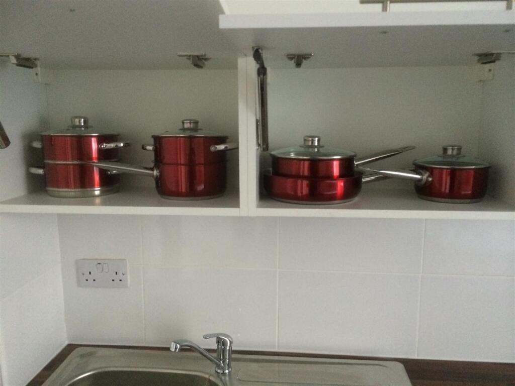 Kitchenette F 4 .JPG