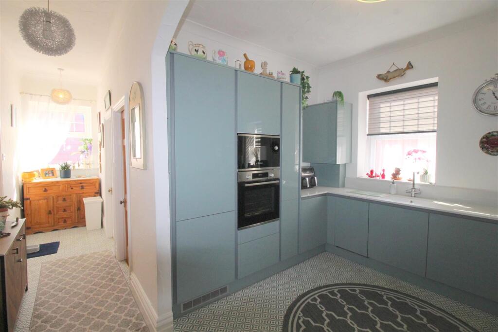 Stanley Road, kitchen 4.JPG