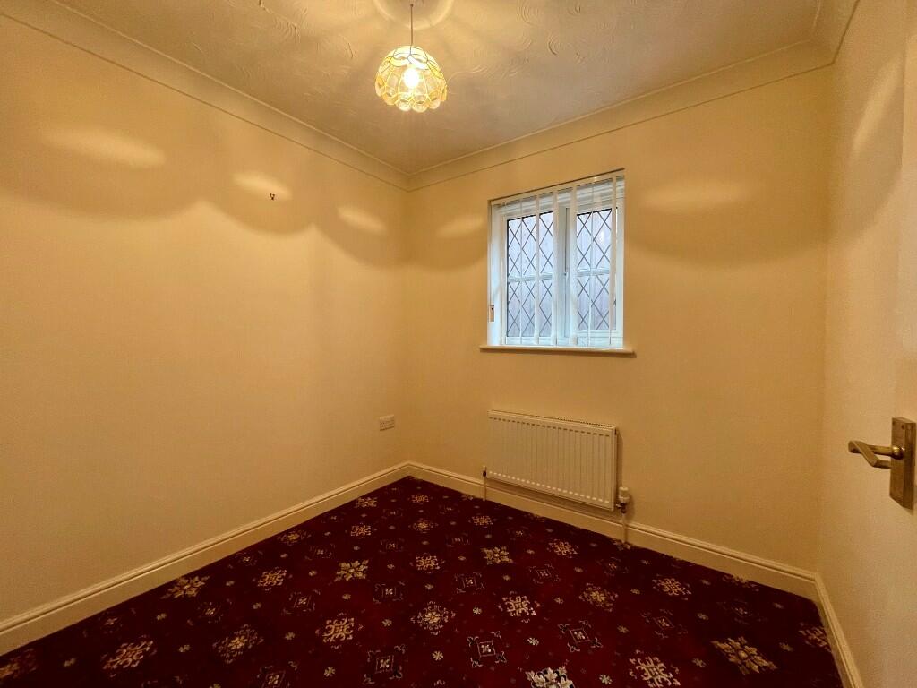 Dining Room/Bed 3