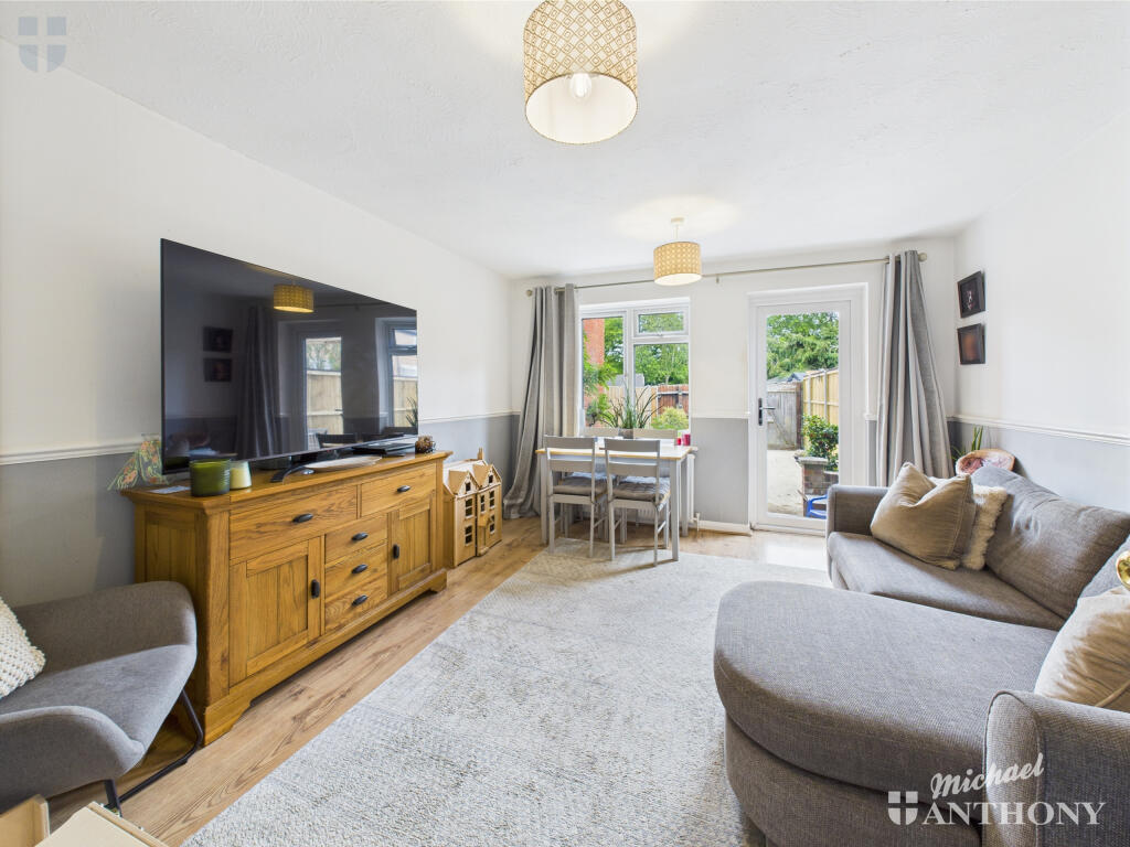 CAM03852G0-PR0289-STILL013