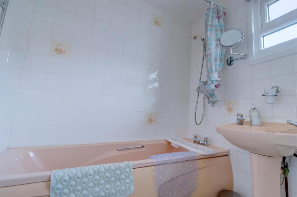 Bathroom.jpg