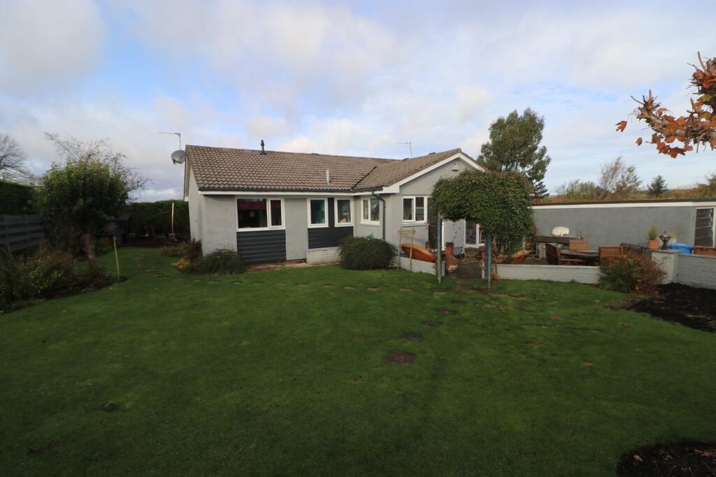 Photo prior to erection of dog fencing (being removed)