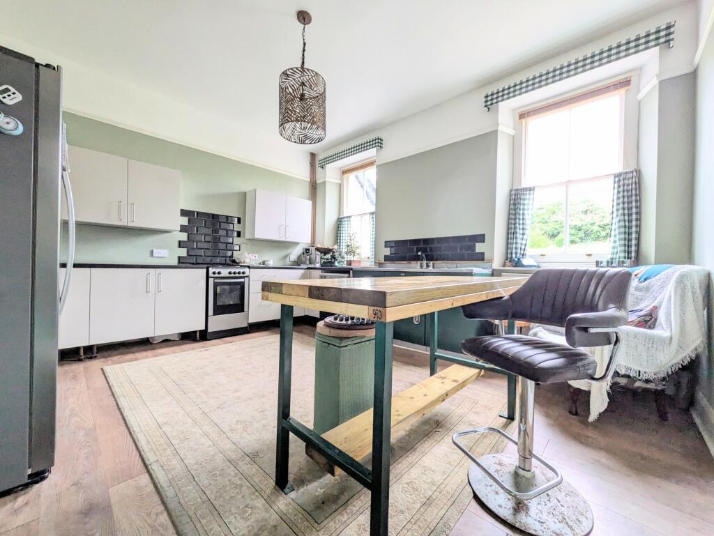 PXL_20241213_121829652.MP~2