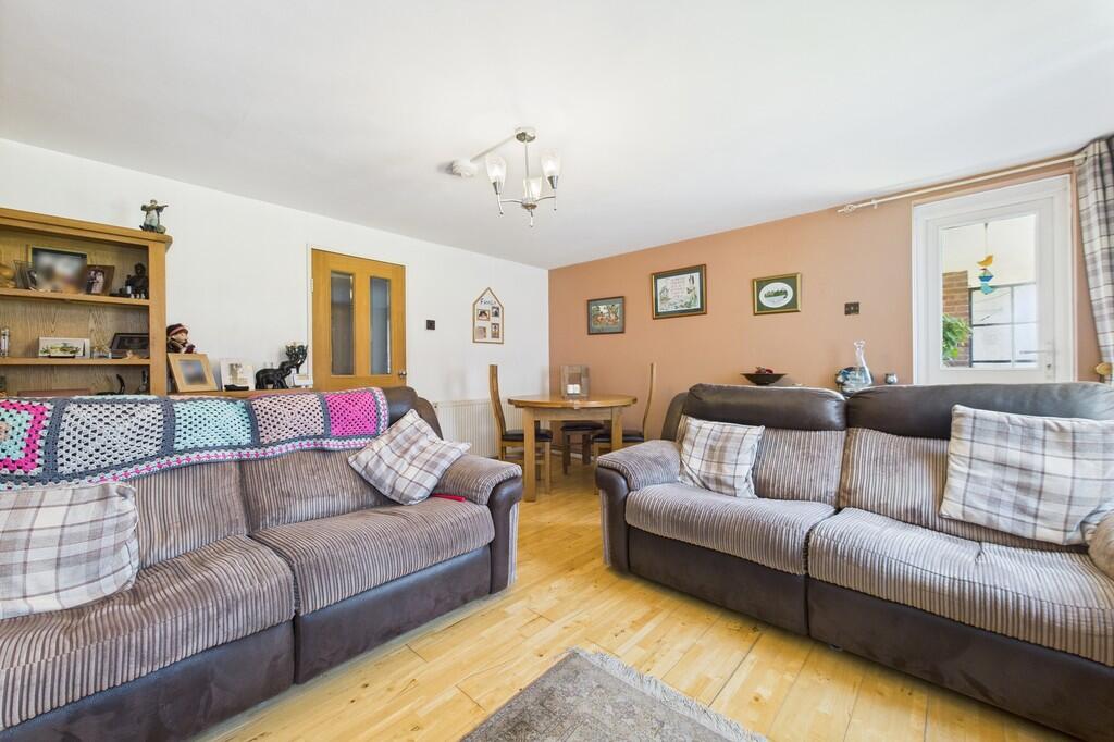 CAM01085G0-PR0600...