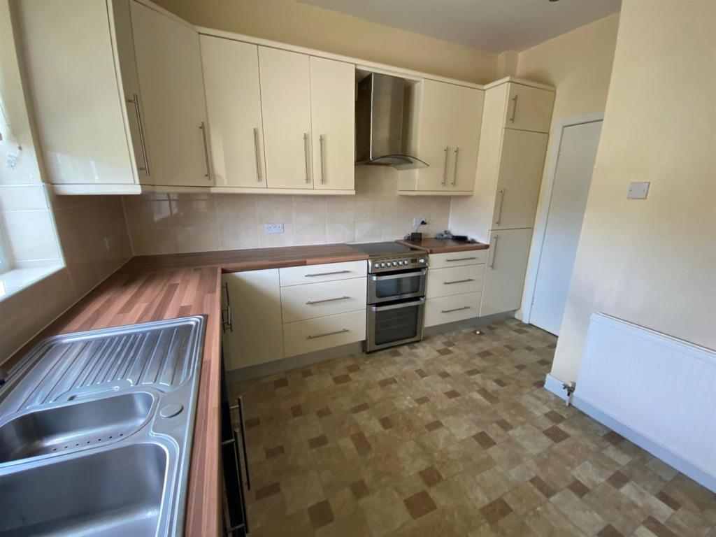kitchen 2.jpg