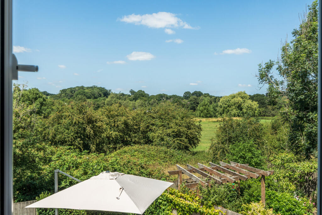 1319402-15-686d1c...