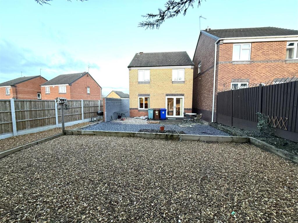 19 newhall rear 2.jpeg