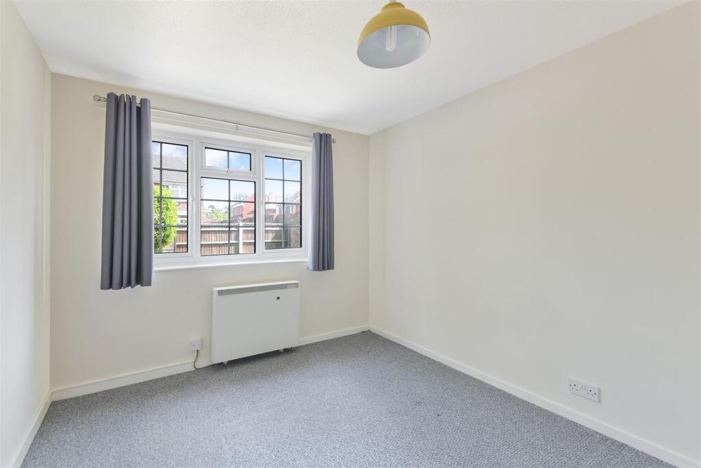 STEVENS CLOSE (1).jpg