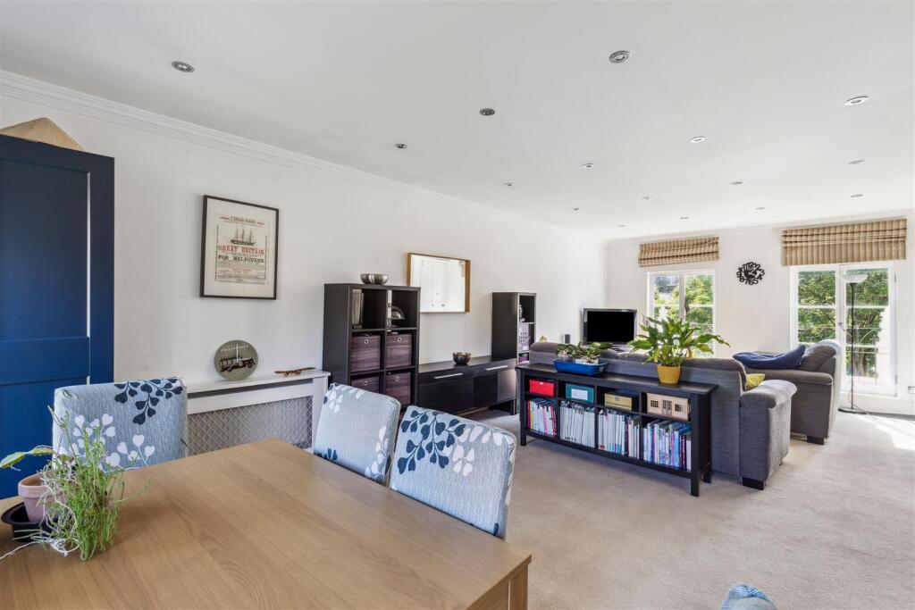 Oakbrook, W6 - FOR SALE