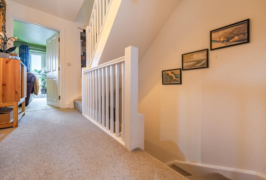 1364323-10-68e639...