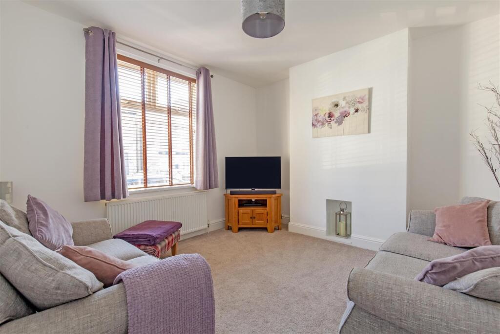 Reception Room-1.jpg