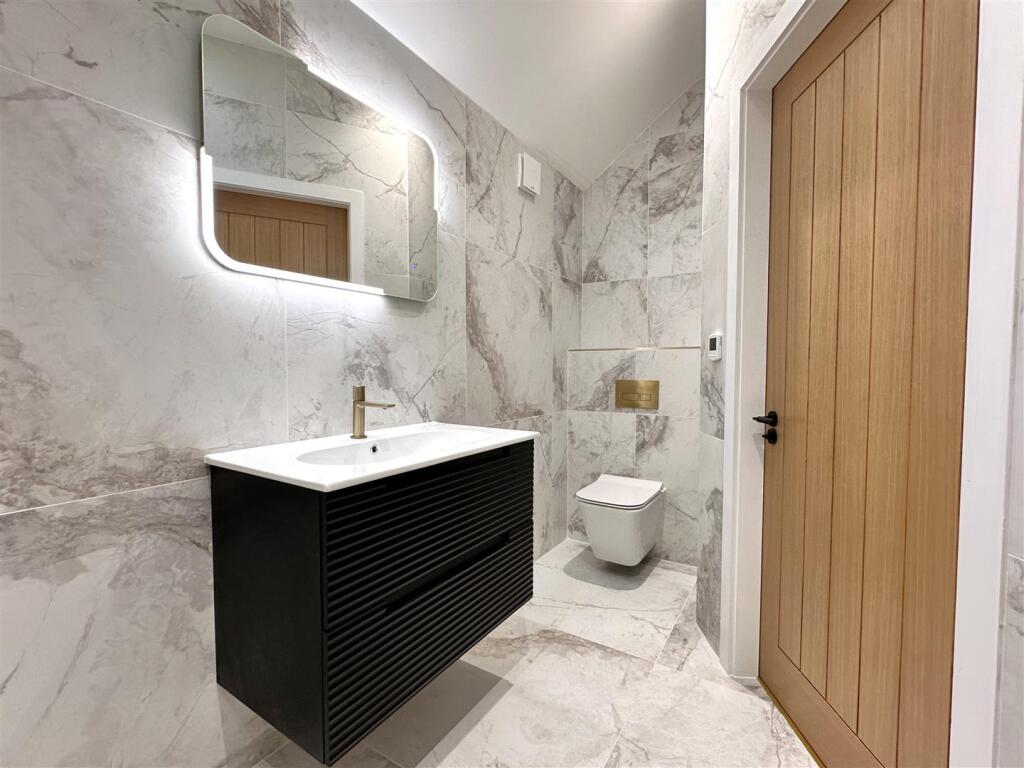 En-Suite Aspect Two 567