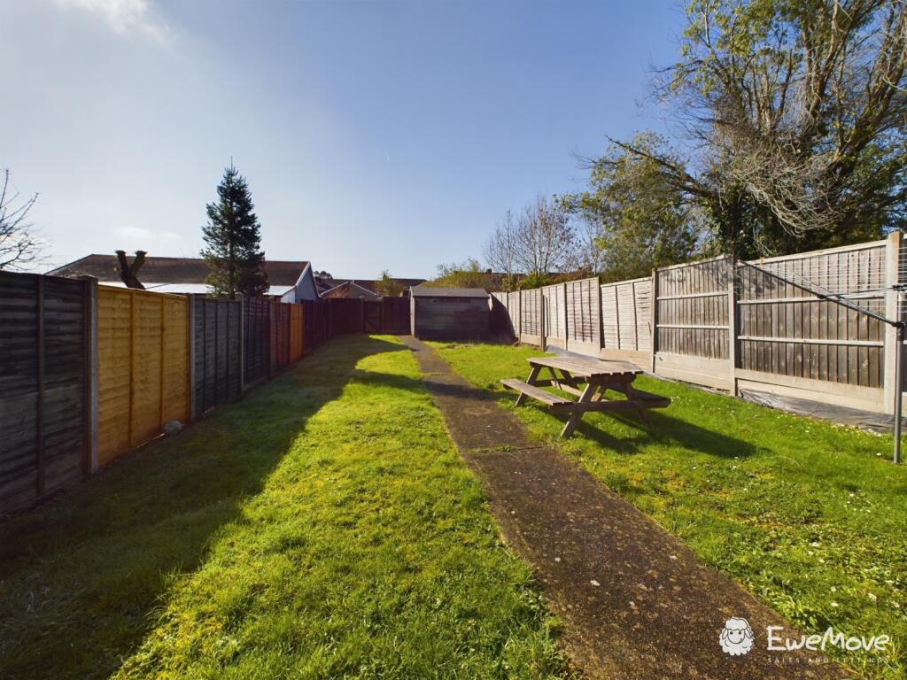 CAM02877G0-PR0025-STILL010