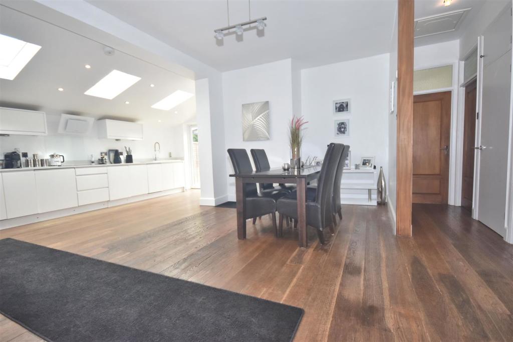 Dining room.jpg