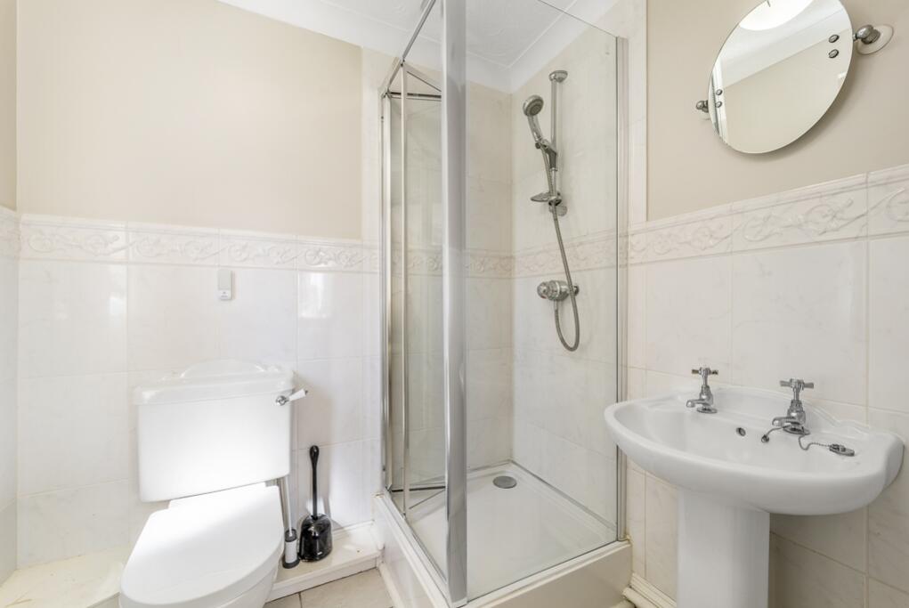 7 Richard Busby Way (Lutton)-16
