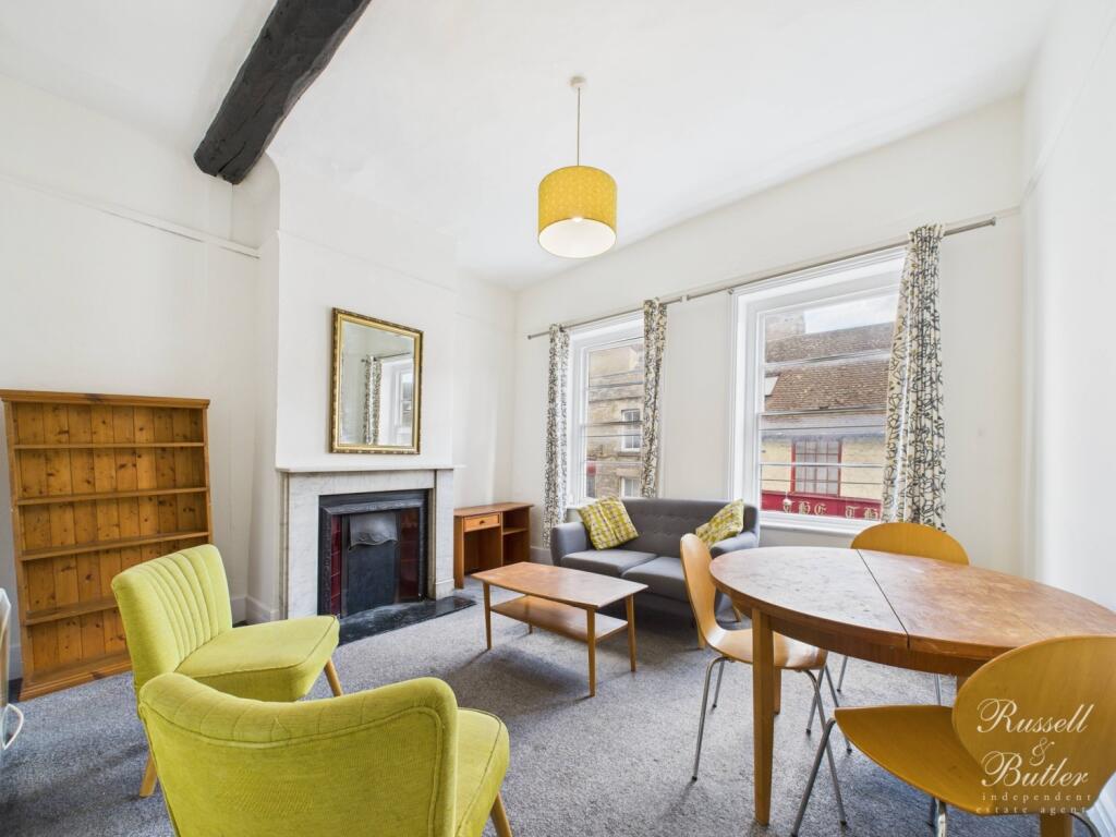 CAM01995G0-PR0369-STILL004