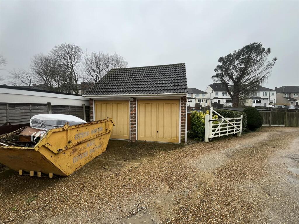 Garage &amp; Parking