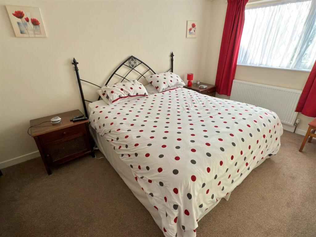 BED 1.jpg