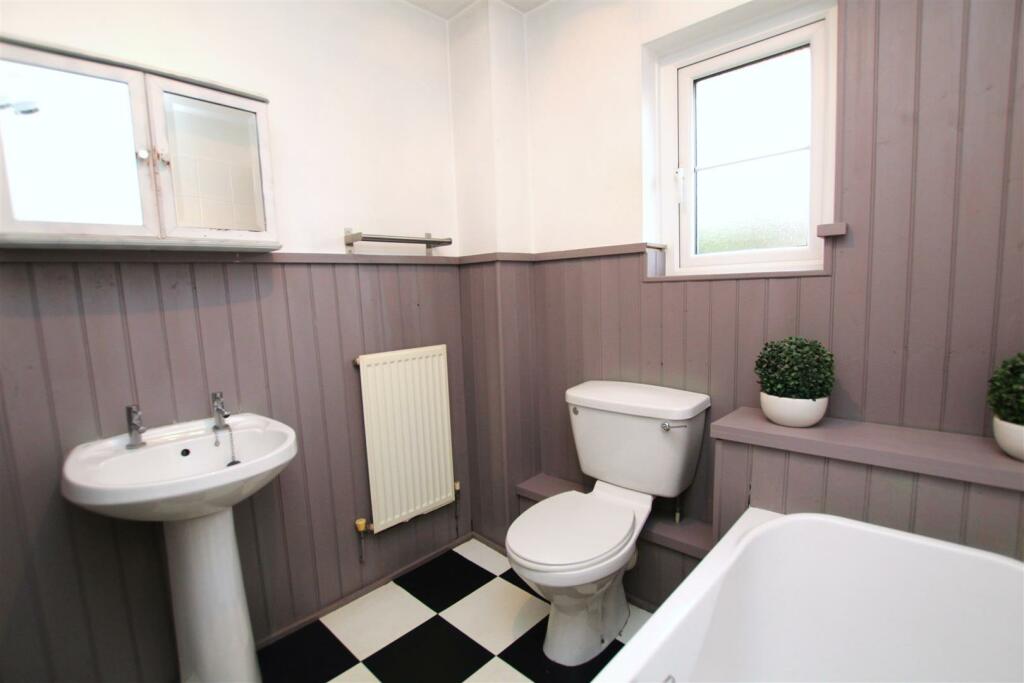 bathroom 1.JPG