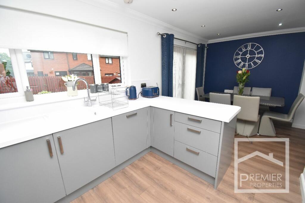Kitchen/Dining Area