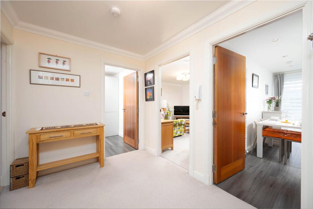 3. Queens Road