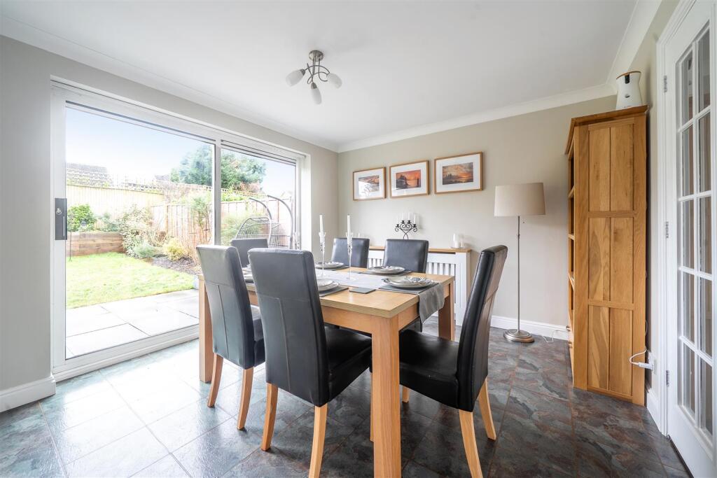 50 Belle Baulk, Towcester (4).JPG