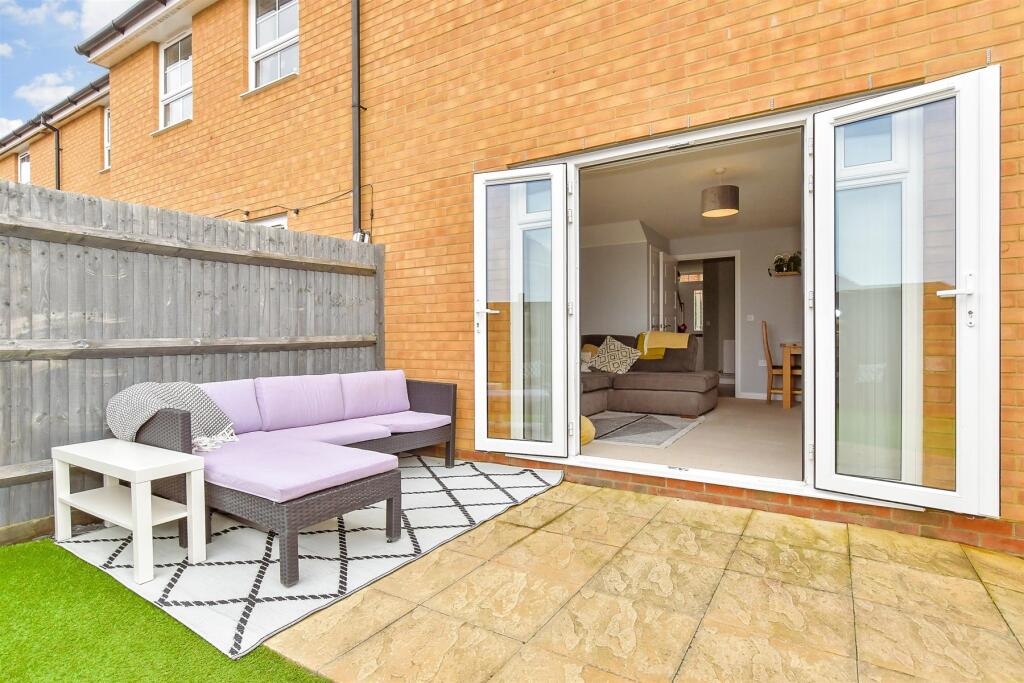 External Lifestyle Photograph