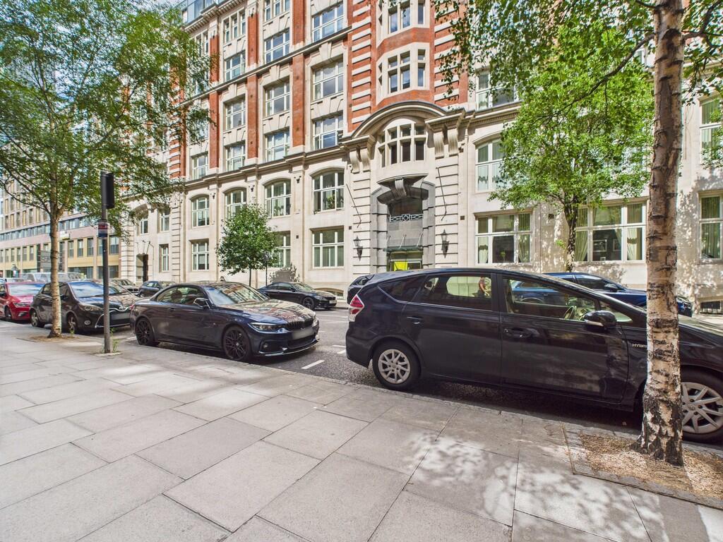 CAM03741G0-PR0105...