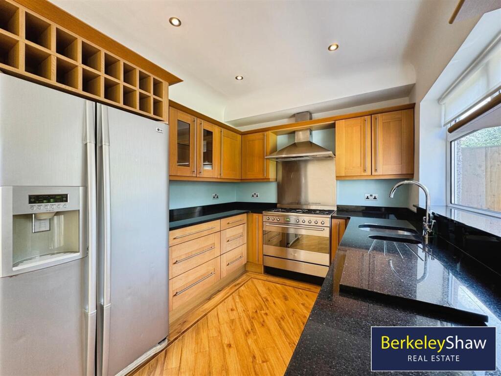 Moorgate Avenue, Crosby