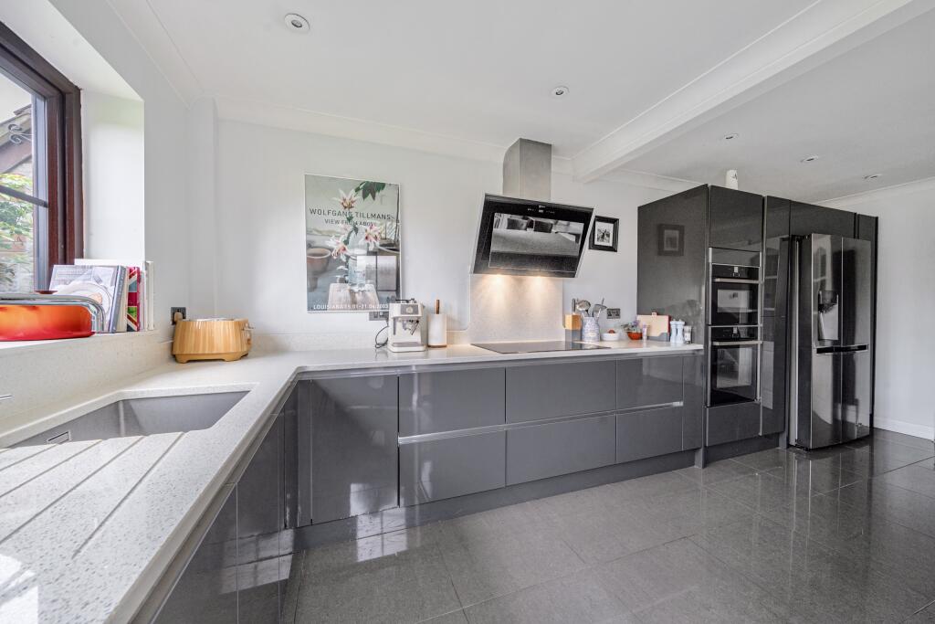 Kitchen / Breakfast Room